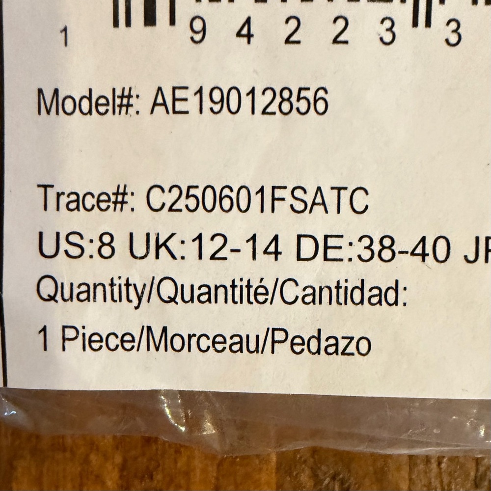 Amazon Essentials Slim Blue Jeans NWT - Picture 6 of 6